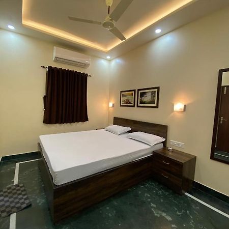 Shivam Hotels Kolkata Eksteriør bilde